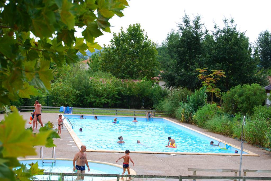 Lagrange Grand Bleu Vacances - Residence Port Lalande Castelmoron-sur-Lot Exterior photo
