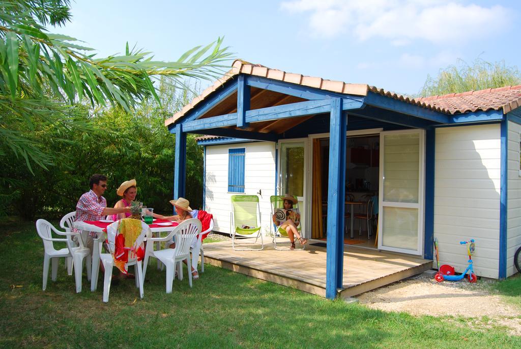 Lagrange Grand Bleu Vacances - Residence Port Lalande Castelmoron-sur-Lot Exterior photo