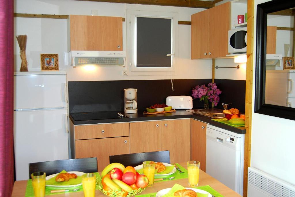 Lagrange Grand Bleu Vacances - Residence Port Lalande Castelmoron-sur-Lot Room photo