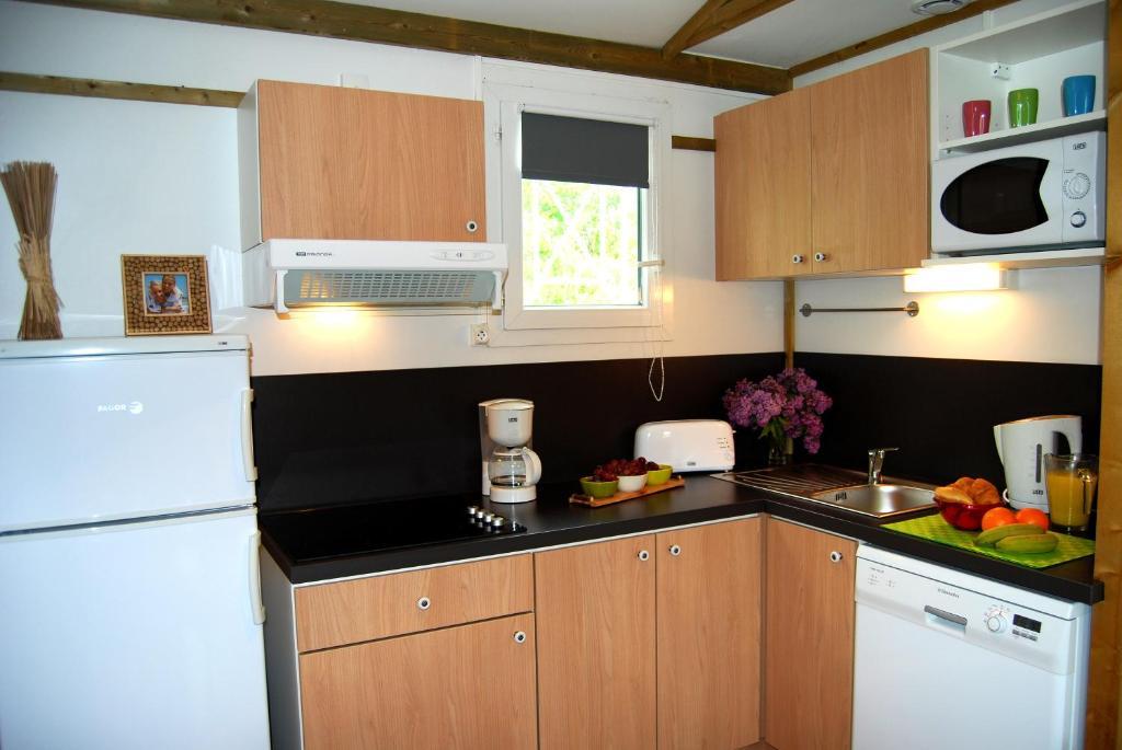 Lagrange Grand Bleu Vacances - Residence Port Lalande Castelmoron-sur-Lot Room photo