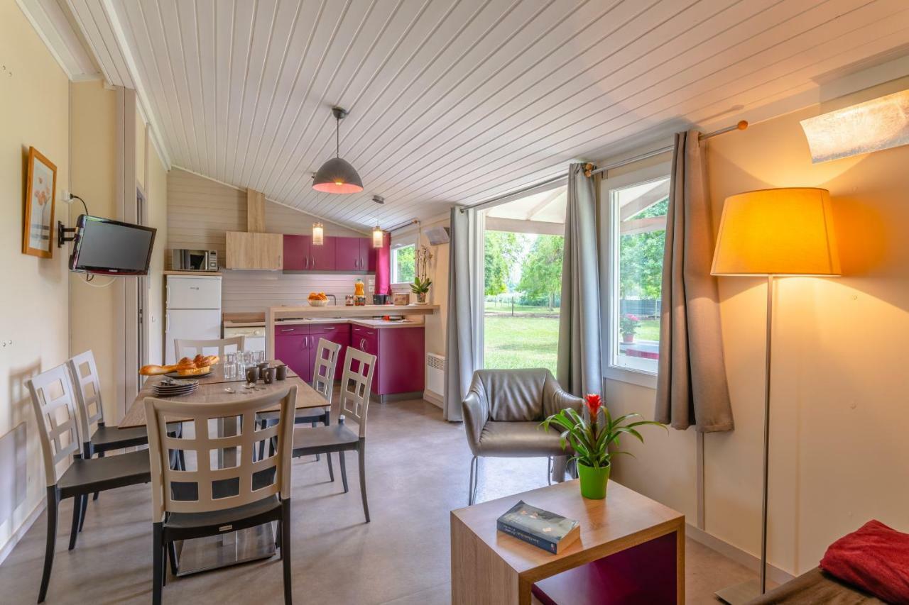 Lagrange Grand Bleu Vacances - Residence Port Lalande Castelmoron-sur-Lot Exterior photo